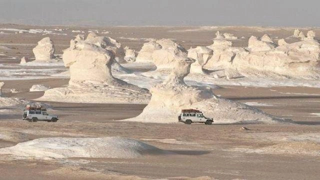 White Desert El Frafra Egypt Travel Booking